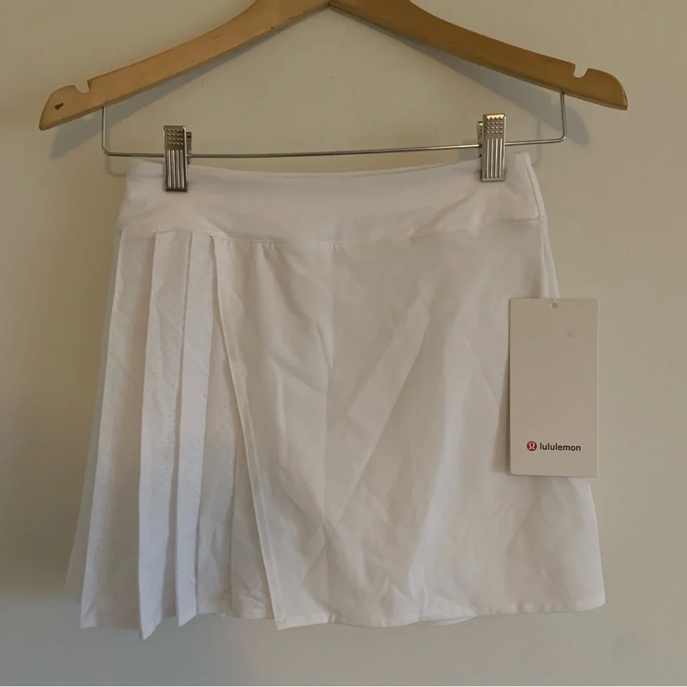 NWT Lululemon Asymmetrical Pleated Tennis Skirt, White, 2